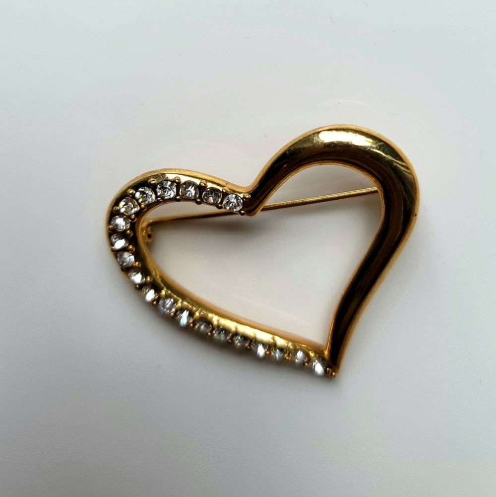 Vintage Avon Brooch Gold-Tone Heart with Rhinestones